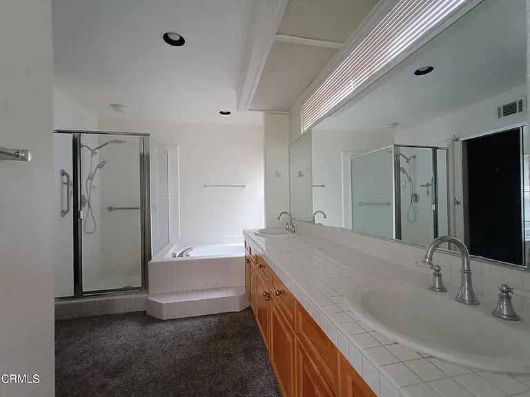 1405 La Culebra Cir — Photo 29