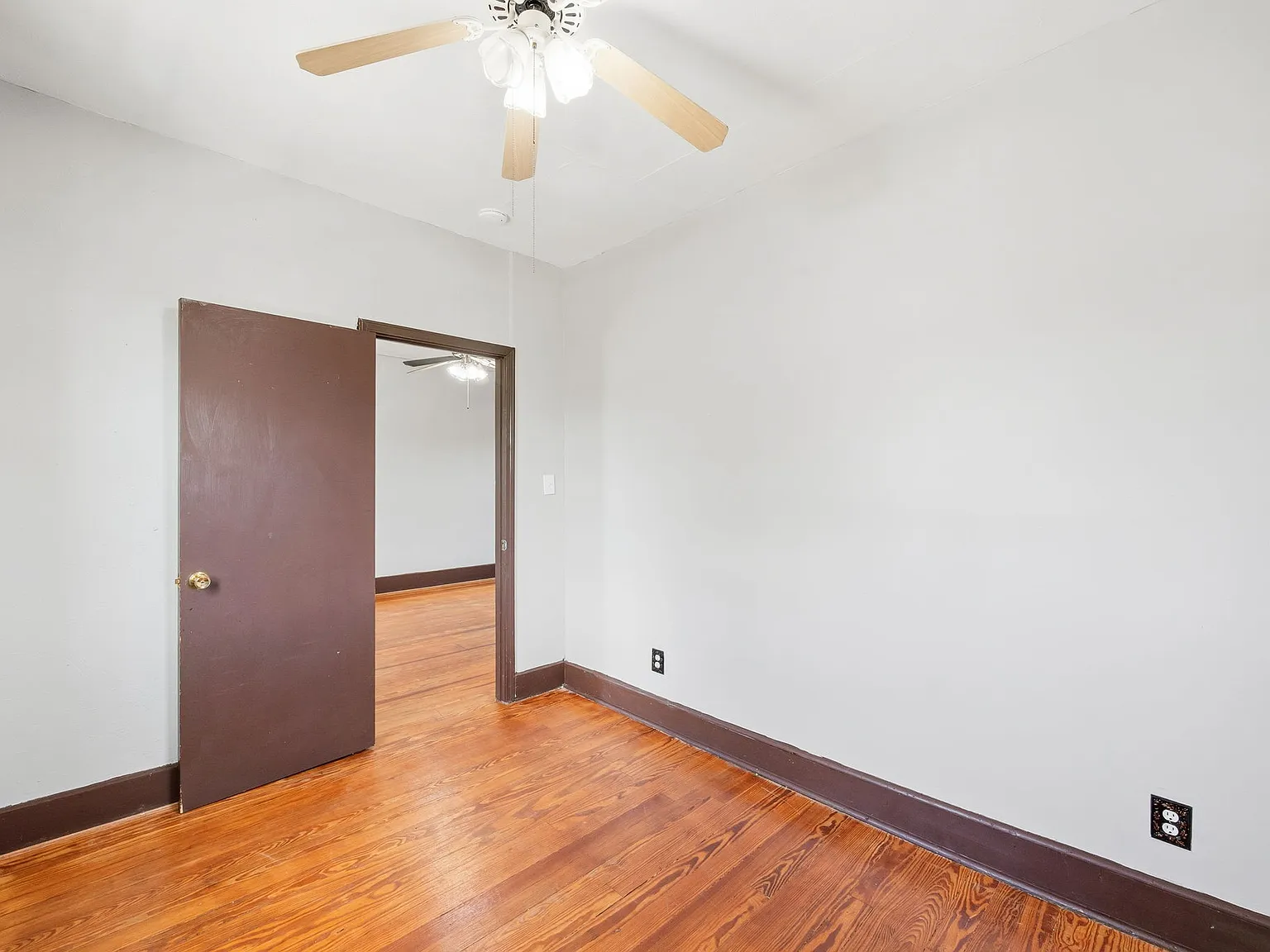 2 bed, 999 sqft, $975 — Photo 4