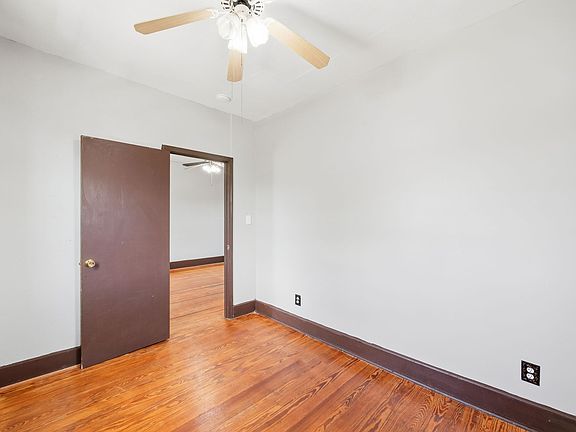 4th image of 511 W Schirmer St #2F