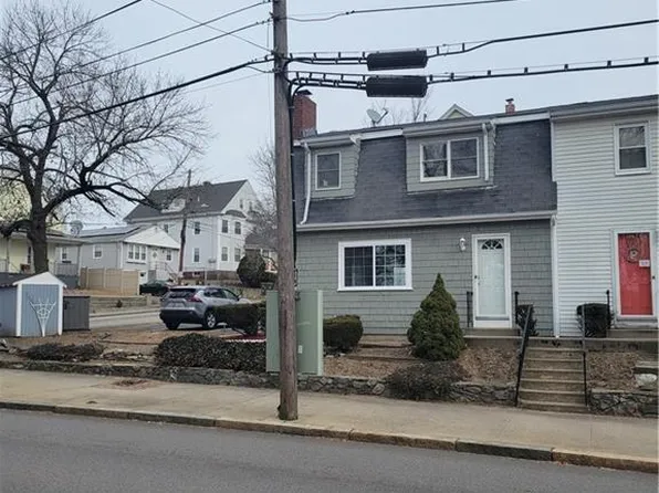 206 School St Unit 1, Pawtucket, RI 02860