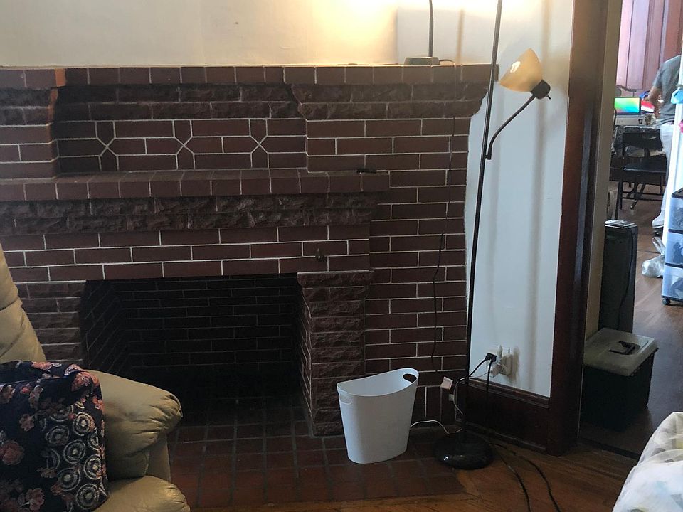 2nd image of 110 E Main St APT 1A