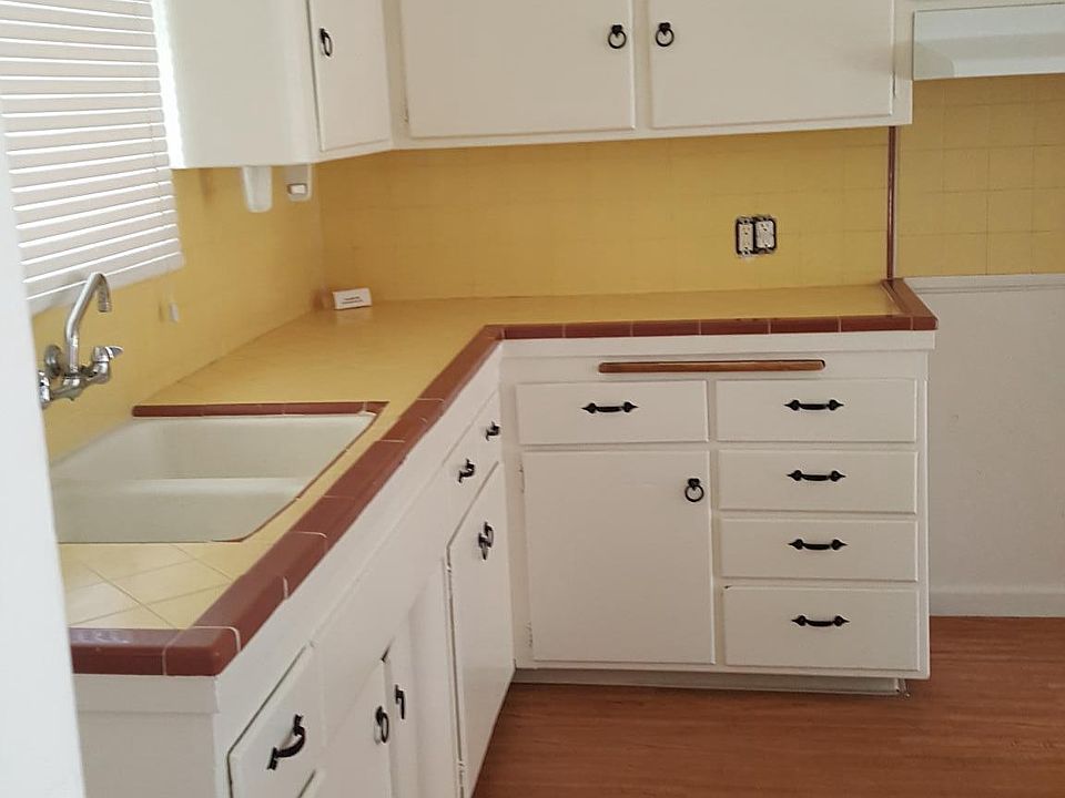 Spacious Kitchen