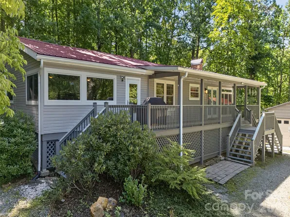 1900 Solomon Jones Rd, Cedar Mountain, NC 28718