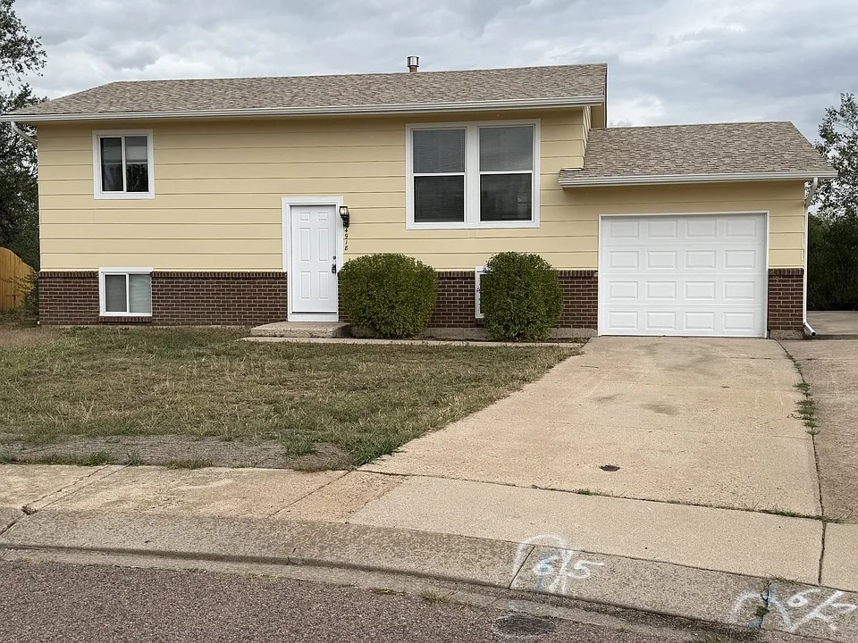 4918 Old Fountain Blvd
