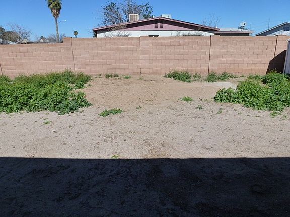 2nd image of 2724 W Port Royale Ln