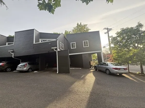 6220 SW Capitol Hwy, Portland, OR 97239