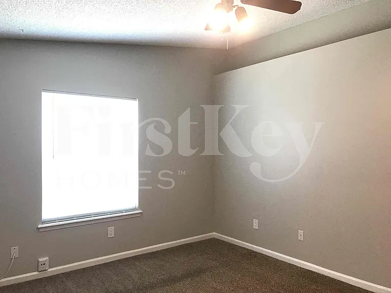 7852 Catskills Ct — Photo 10