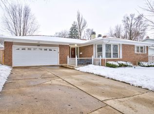 112 N Airlite St, Elgin, IL 60123