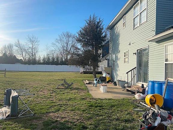 3rd image of 5 Sassafras Dr