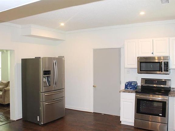 4th image of 4101 Pecan Dr