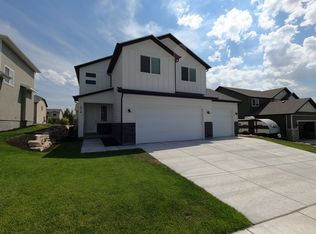 1978 E Blue Spruce Rd, Eagle Mountain, UT 84005