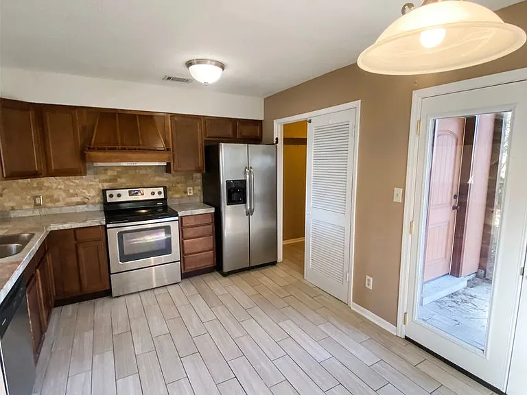 696 Tyner St #1 — Photo 2