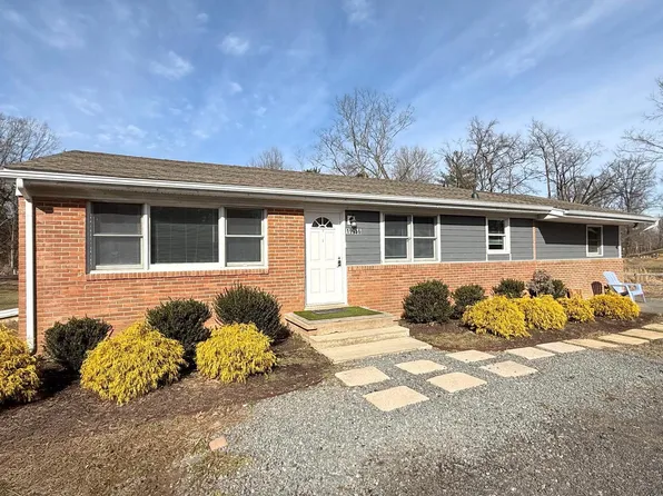 19956 Broad Run Dr, Sterling, VA 20165