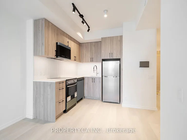 109 Erskine Ave #407 — Photo 7