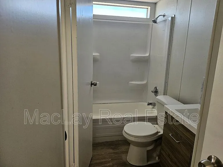 1113 W Corinthian Cir — Photo 15