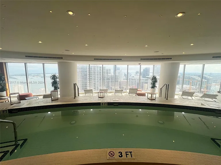 300 S Biscayne Blvd #806E — Photo 23