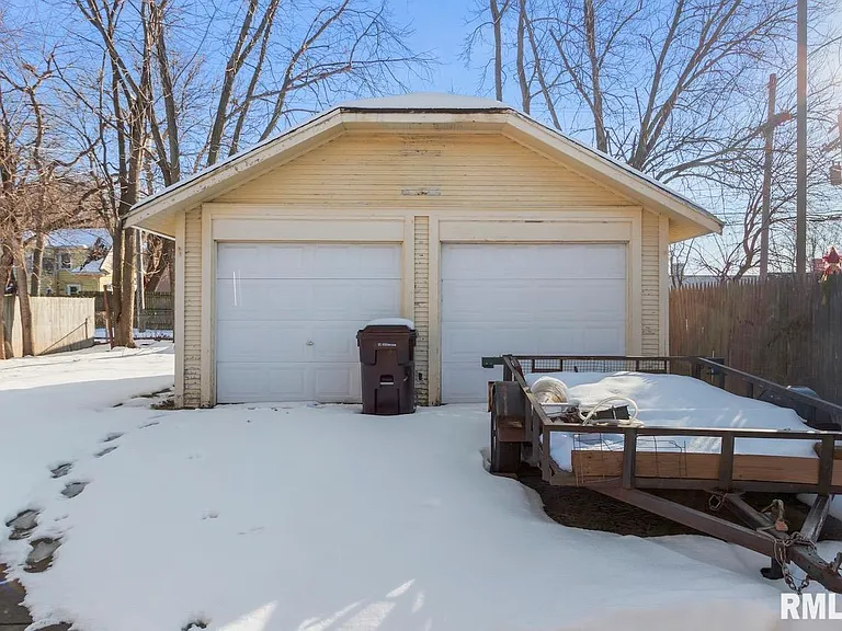 1816 W Callender Ave — Photo 30