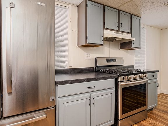 3rd image of 36 Hillcrest Ave