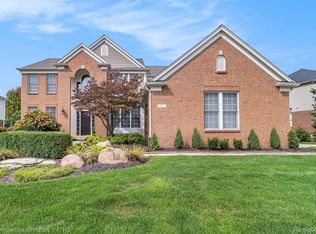 3712 Woodmonte Dr, Rochester, MI 48306