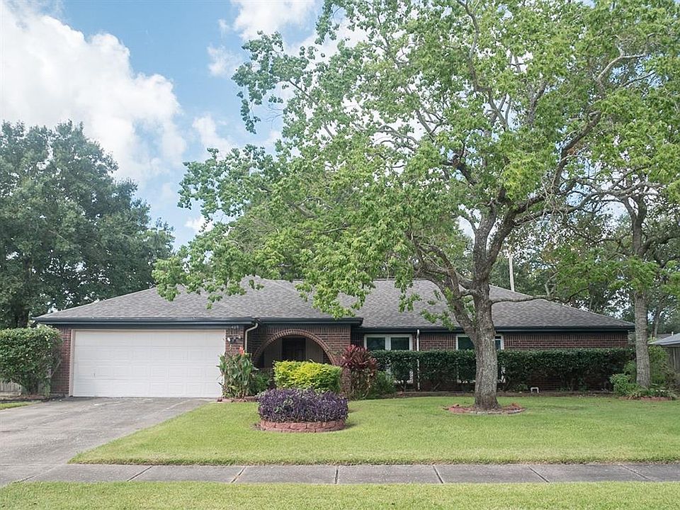 1st image of 409 Coral Lilly Dr