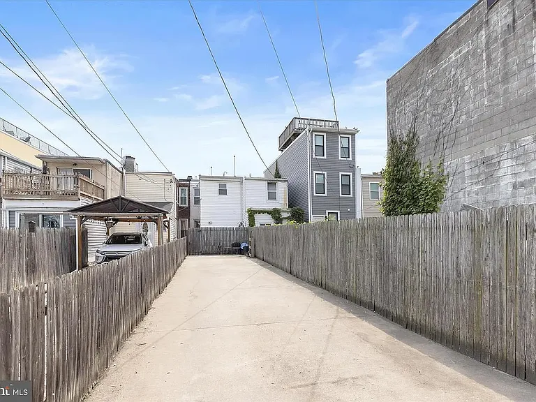 1824 S Charles St — Photo 3
