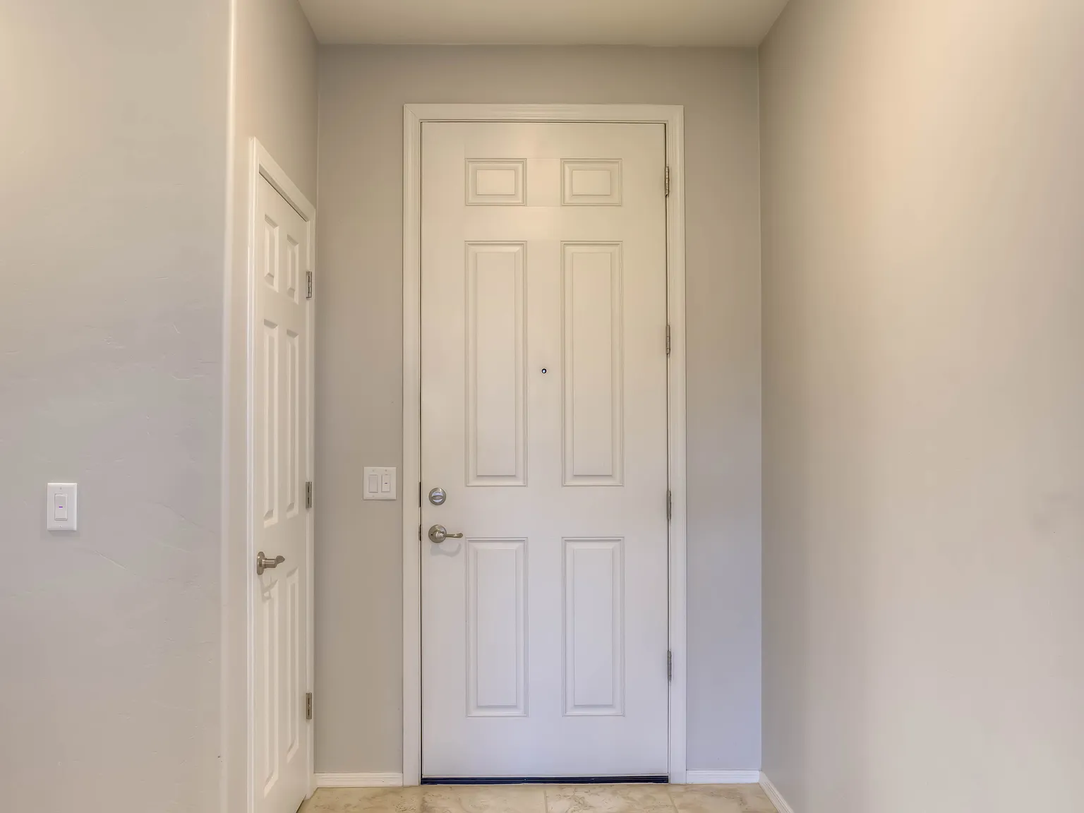 3 bed, 2013 sqft, $2,100 — Photo 3