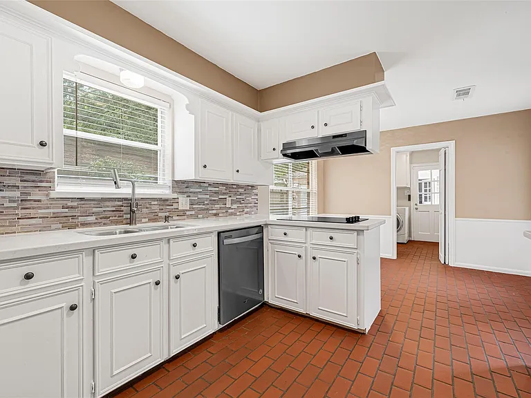 5702 Vestavia Dr — Photo 14