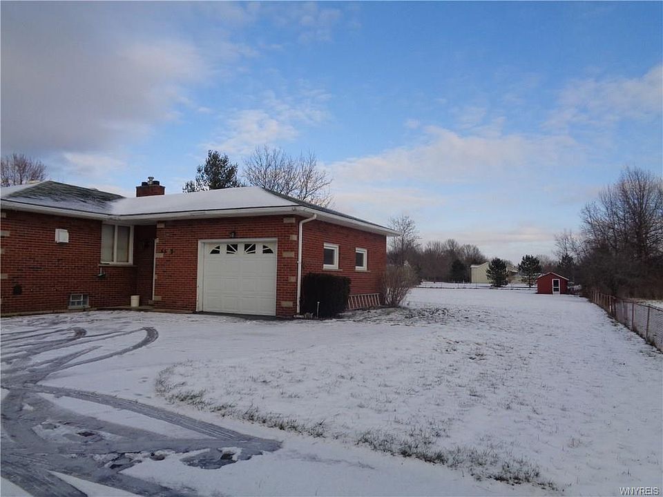 2nd image of 4589 Creek Rd