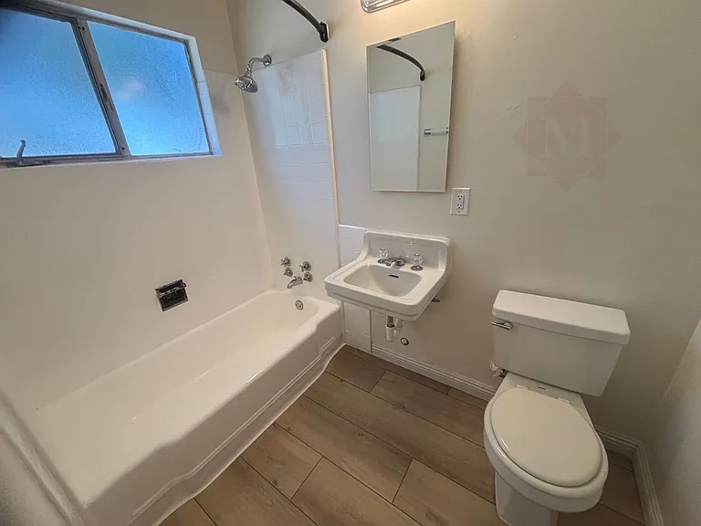 823 E De La Guerra St #5 — Photo 8