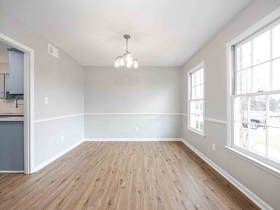 3rd image of 1811 Britton Dr