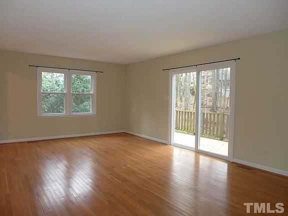 4th image of 105 Regent Pl #A