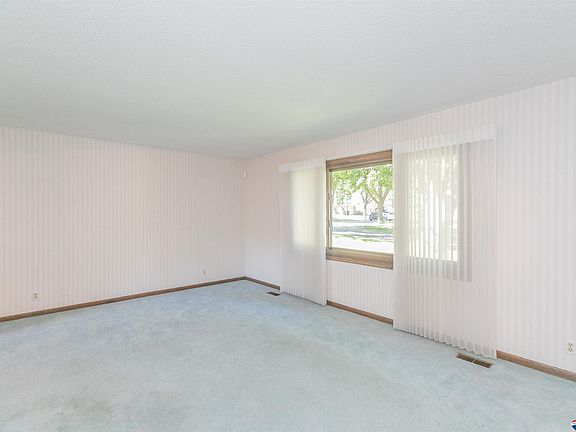 5th image of 1720 Buckingham Dr