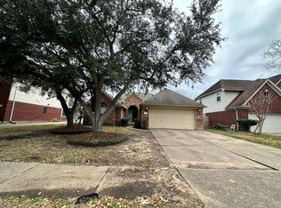 17814 Scenic Oaks Dr, Richmond, TX 77407