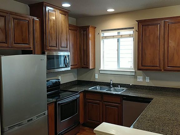 5th image of 8014 NE 62nd Cir