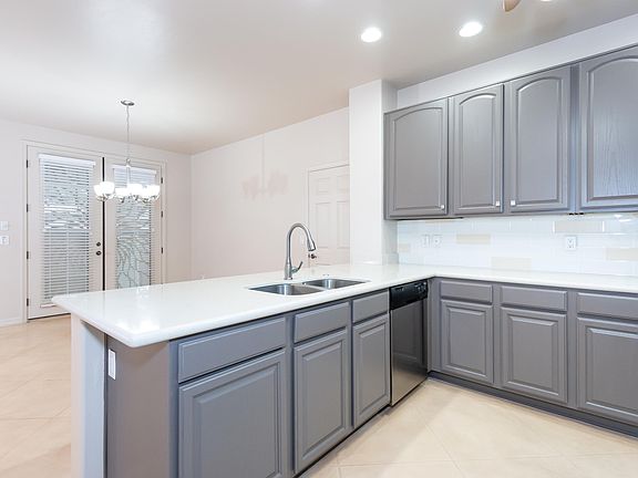 4th image of 2747 N Saramano Ln