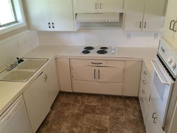3rd image of 3502 Belmont Ave