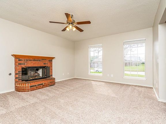 2nd image of 804 Buckeye Dr