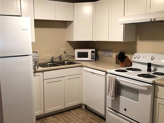 4th image of 2106 Kanawha Blvd E APT 313
