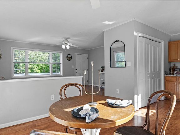 5th image of 310 Webster Dr