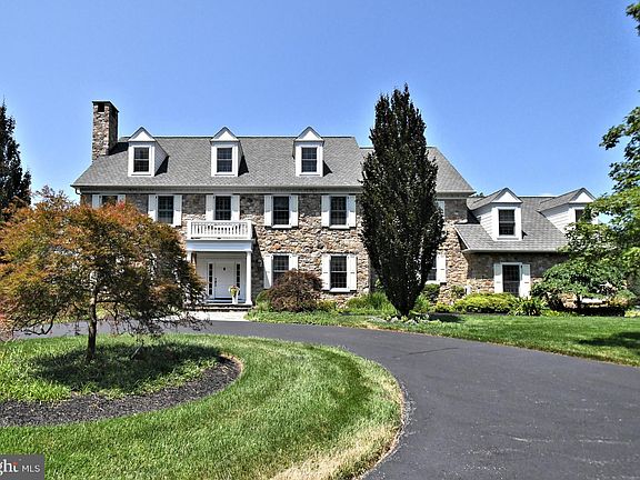 3rd image of 1811 Hollow Rd