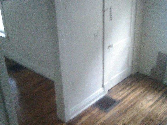 3rd image of 202 Baldwin St