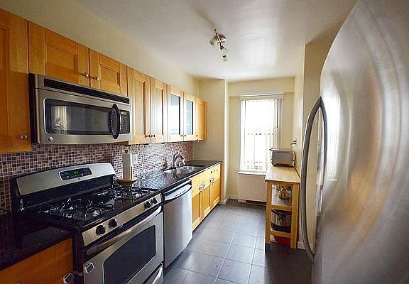 5th image of 107-40 Queens Blvd #4-6