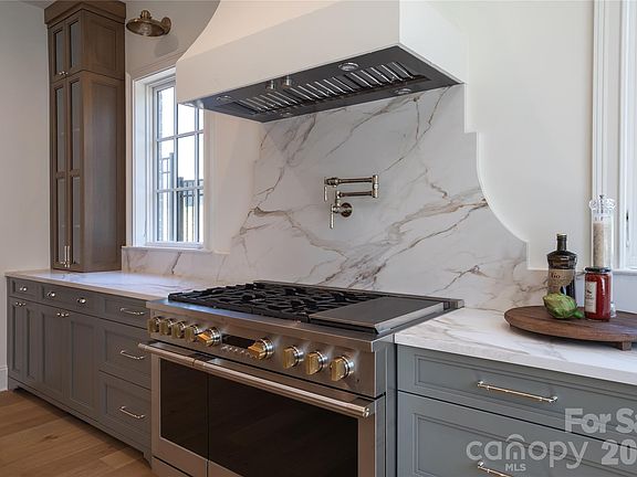 4th image of 1007 Dacavin Dr