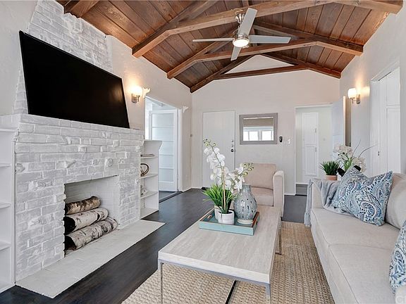 4th image of 3905 Crest Dr #A