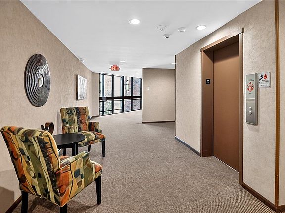 3rd image of 6302 Mineral Point Rd Unit 201