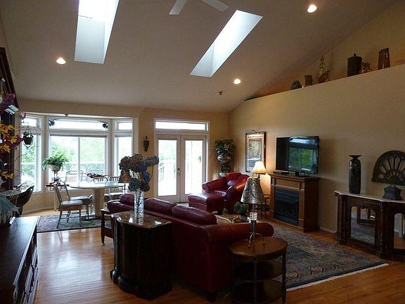 5th image of 15633 4th Ave NW
