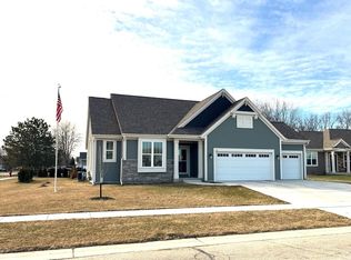 307 E Emily Ct, Elkhorn, WI 53121