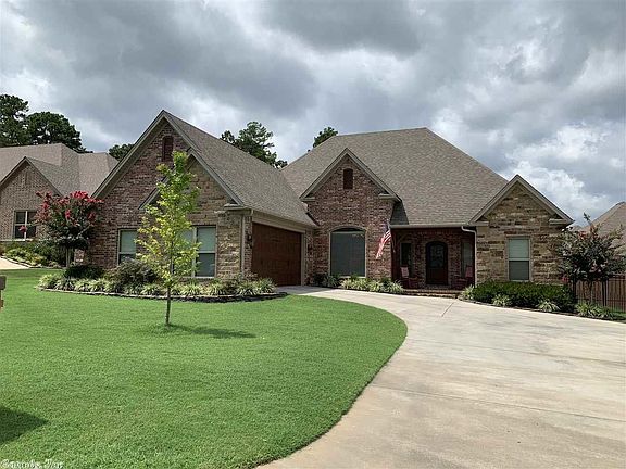 4th image of 2305 Valley Dr