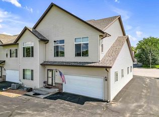 736 Cherokee Path, Lake Mills, WI 53551