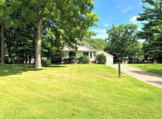 19130 Rutledge Rd, Deephaven, MN 55391